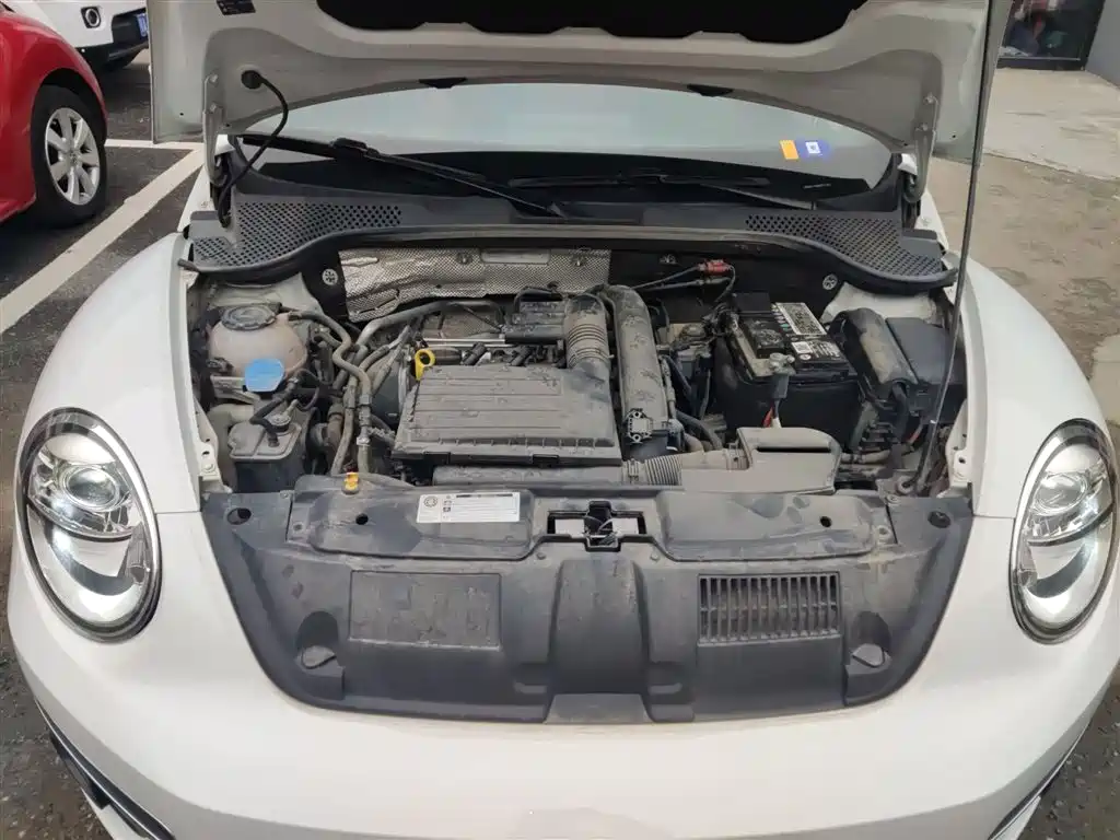 Volkswagen Beetle 2018 180TSI Easy Joy Edition фото 17