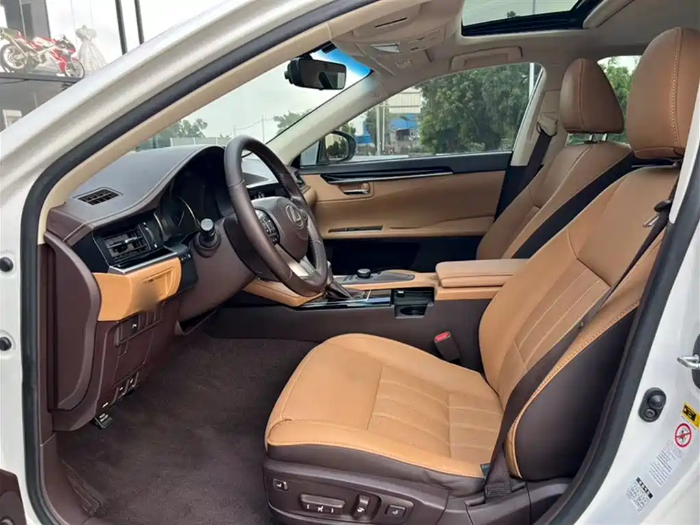 Lexus ES 2015 200 Elite Edition фото 18