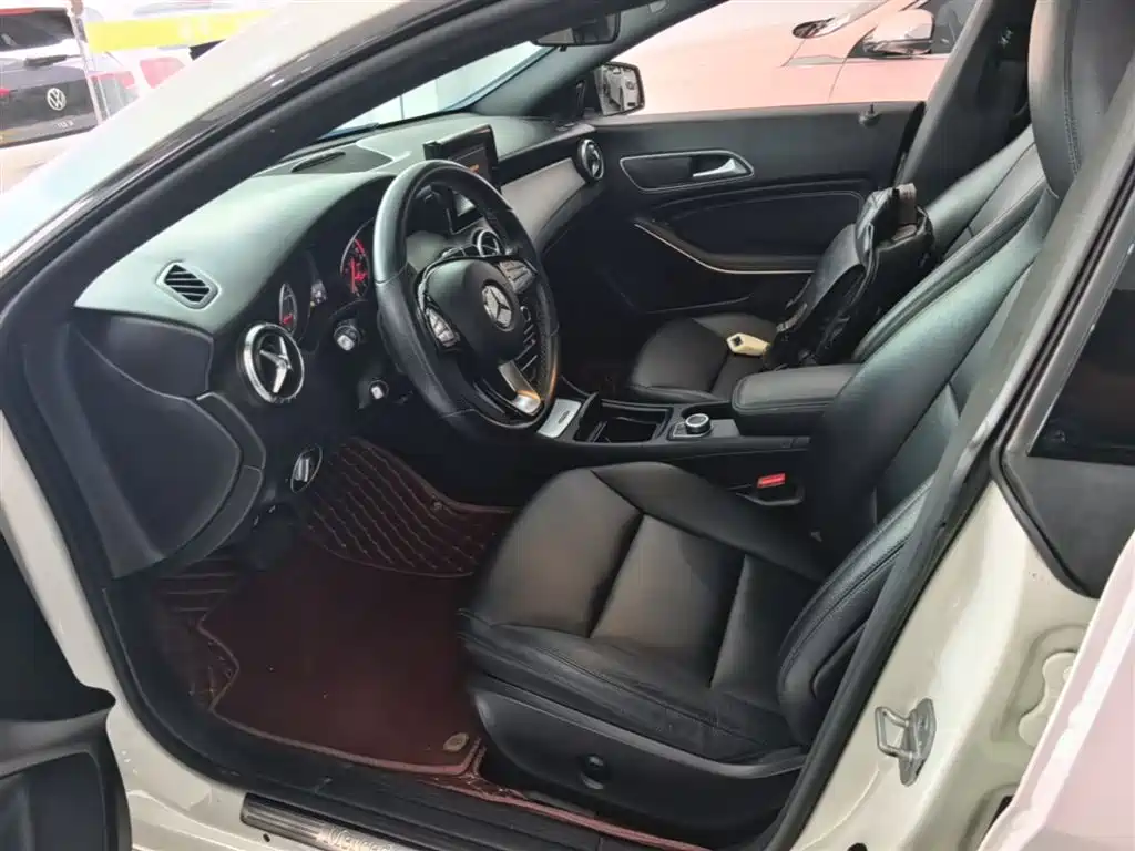 Mercedes-Benz CLA (Import) 2015 CLA 200 фото 15