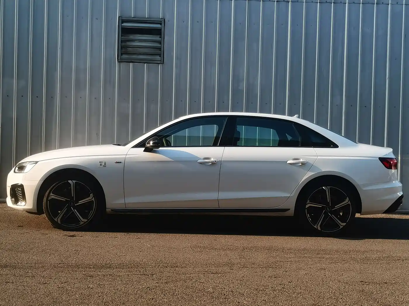 Audi A4L 2025 2 Million Celebration Edition 40 TFSI Luxury Dynamic фото 3