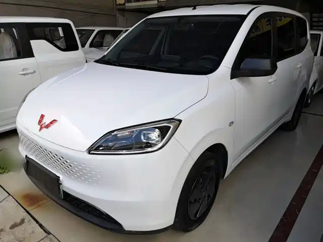 Wuling Hongguang Последовательный гибрид, 50KM, Комфорт