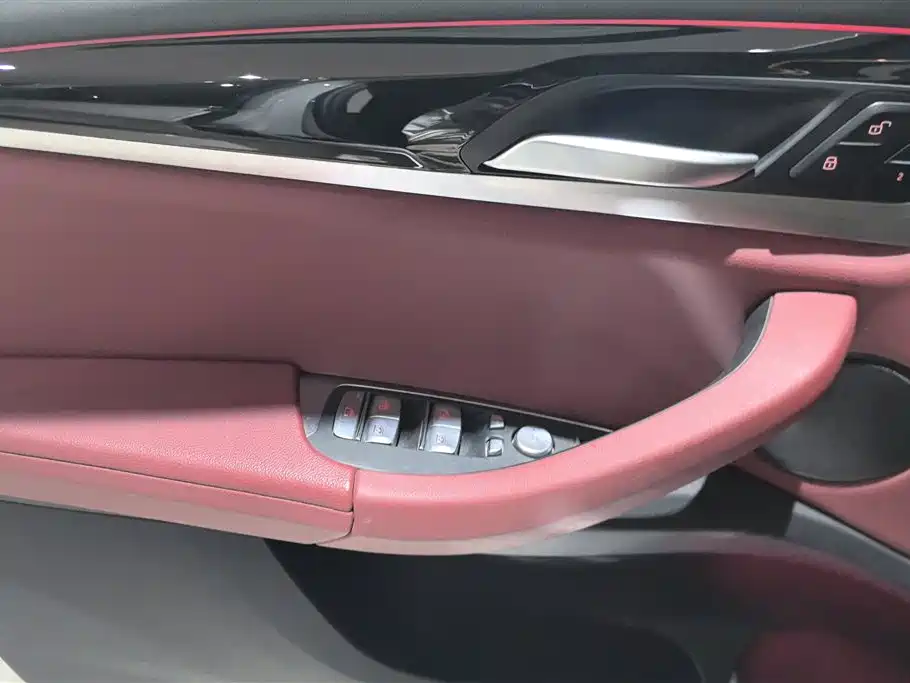 BMW iX3 2023 Leading Type фото 7
