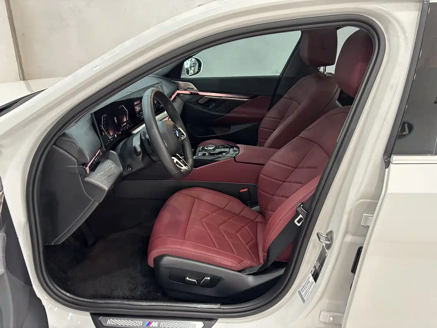 BMW 5 Series 2024 530Li Leading M Sport Package фото 11