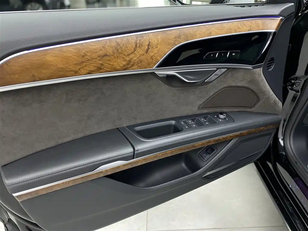 Audi A8 2019 A8L 50 TFSI quattro Luxury фото 20