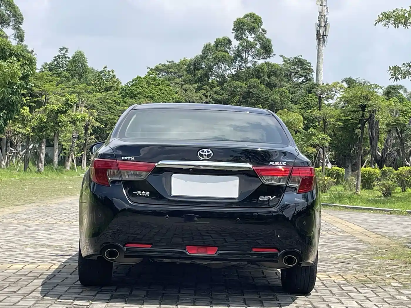 Toyota Reiz 2013 2.5V Elite Edition фото 8