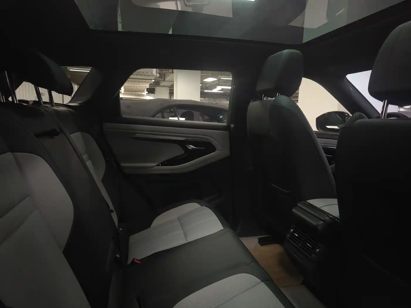 Land Rover Range Rover Evoque 2020 249PS R-DYNAMIC S Sport Edition фото 13