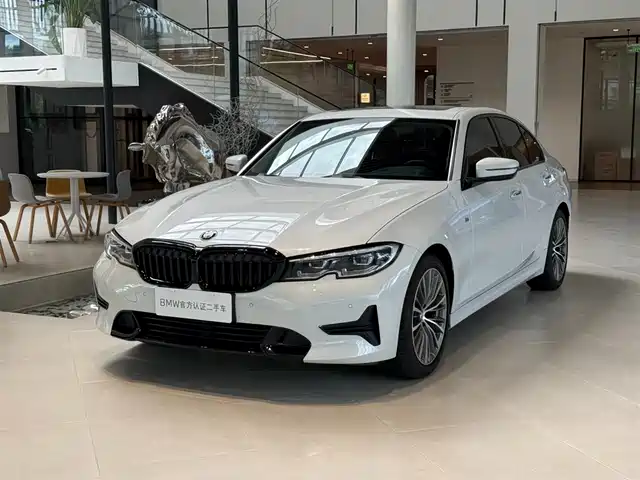 BMW 3 Series 2021 320i Sport Package — фото 1