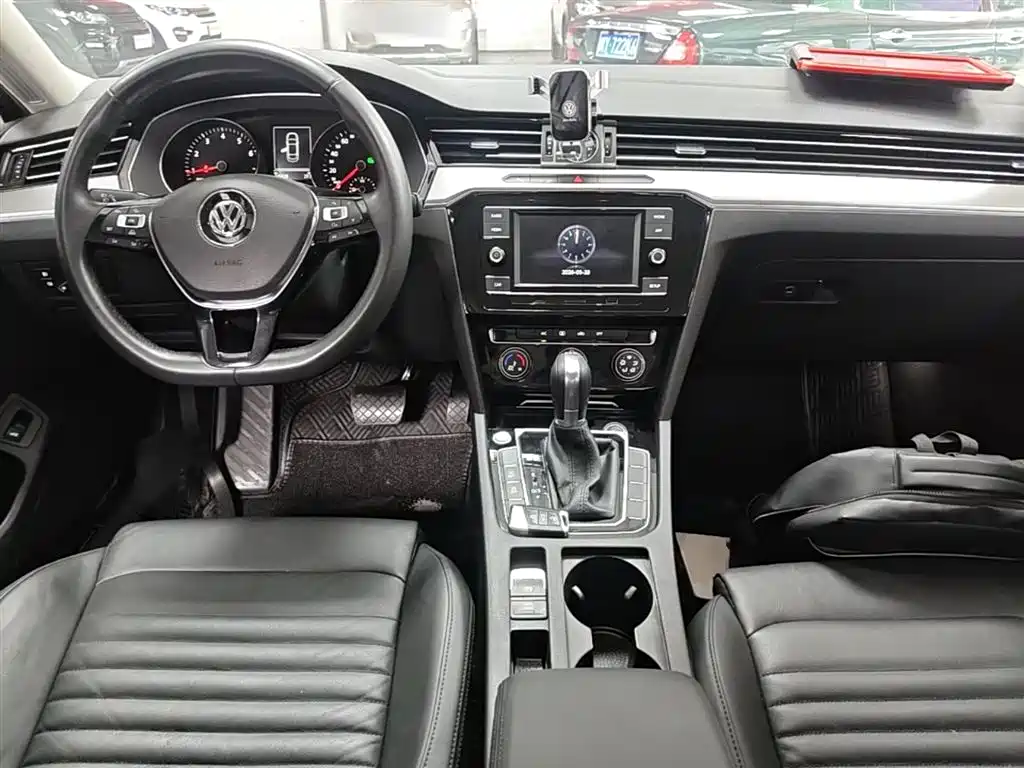 Volkswagen Magotan 2018 330TSI DSG Leading фото 10