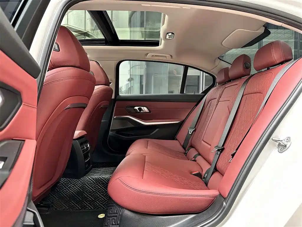 BMW 3 Series 2024 320Li M Sport Package фото 6