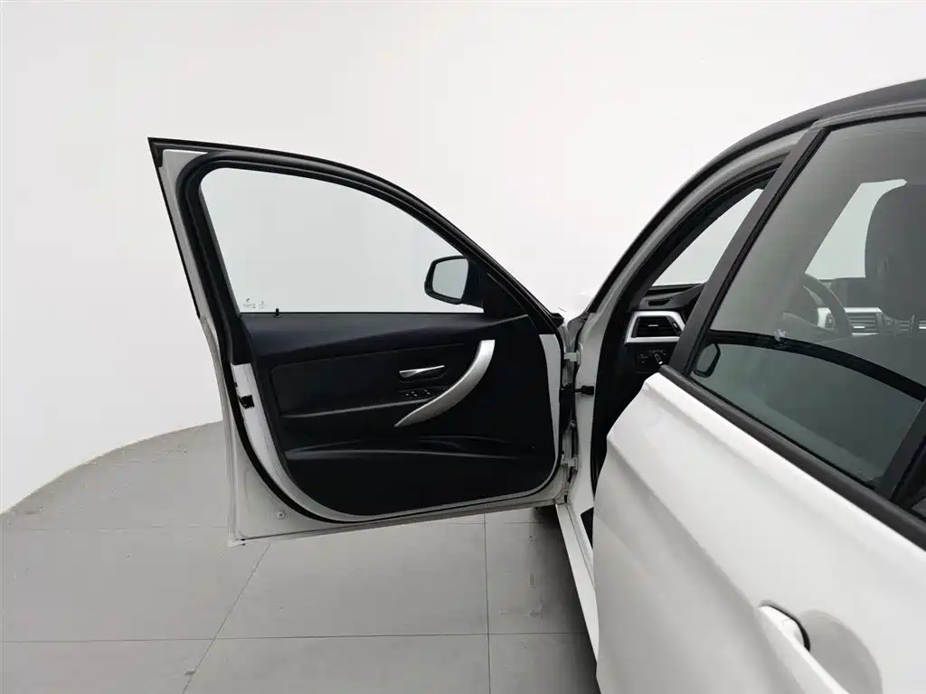 BMW 3 Series 2015 320i Super Joy Fashion фото 8