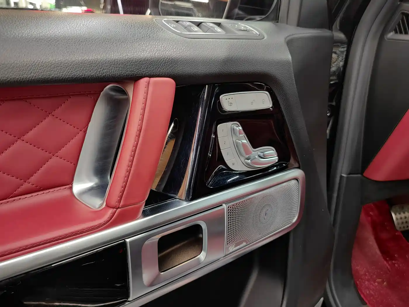 Mercedes-Benz G-Class фото 7