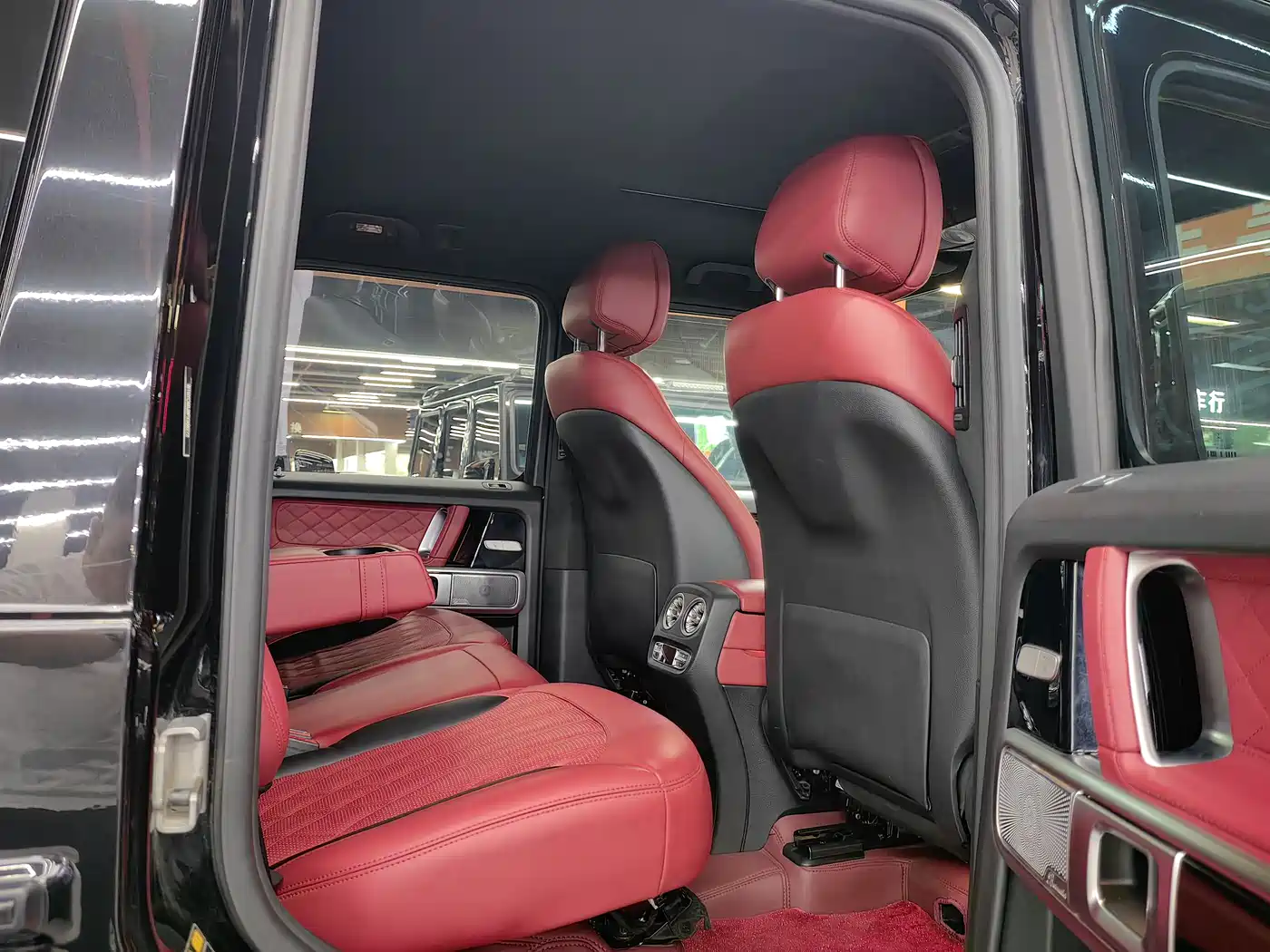 Mercedes-Benz G-Class фото 14