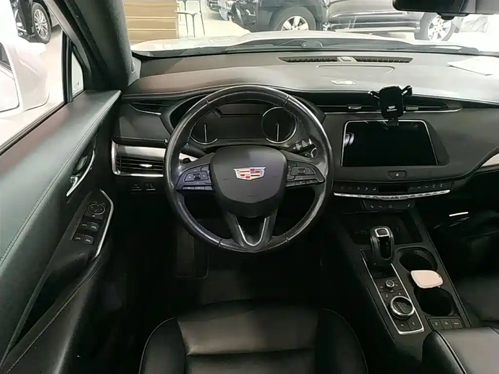 Cadillac XT4 2018 28T FWD Leading Edition фото 11