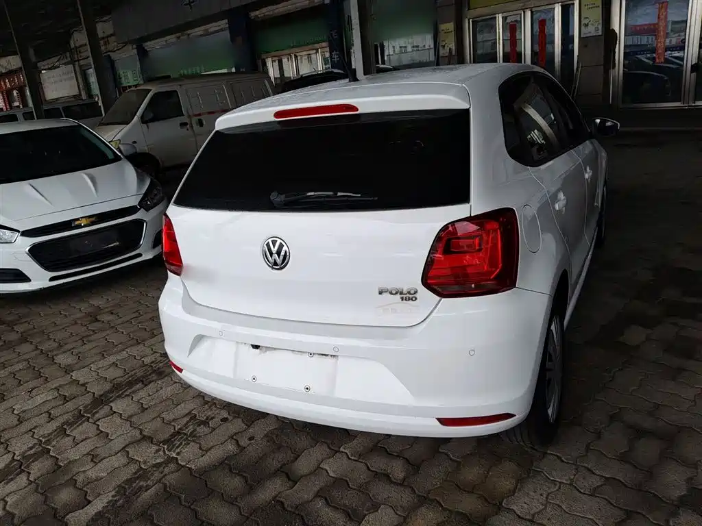 Volkswagen Polo 2016 1.6L Automatic Comfort фото 4
