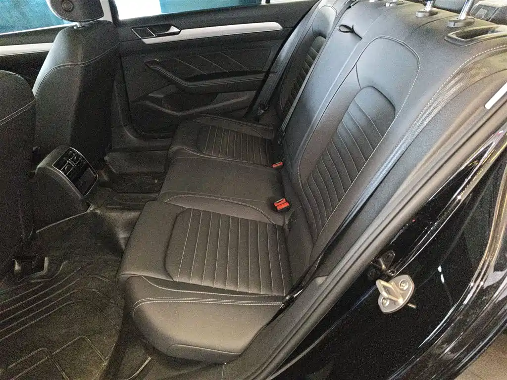 Volkswagen Magotan 2025 Popular Edition 280TSI DSG Comfort фото 17