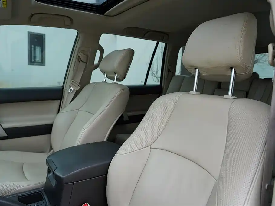 Toyota Prado 2010 4.0L Automatic TX-L фото 38