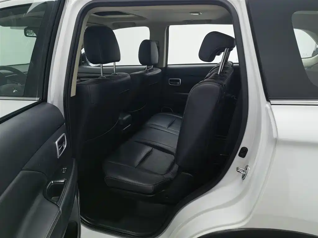 Mitsubishi Outlander 2018 2.4L 4WD Luxury Edition 7-seater фото 15