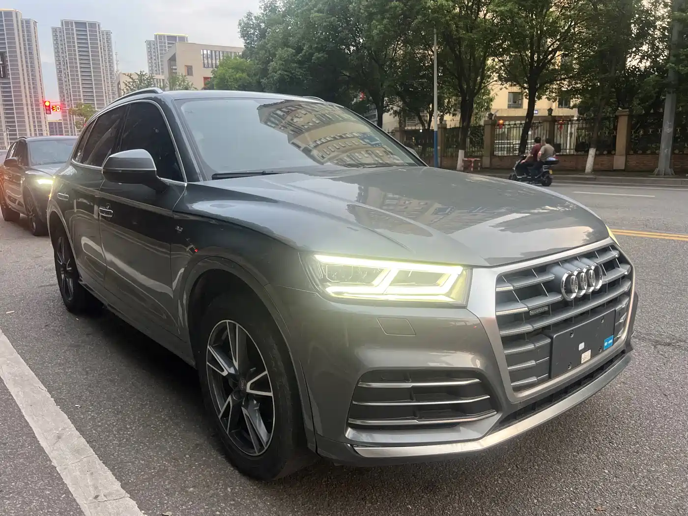 Audi Q5L 2020 Facelift 40 TFSI Honor Fashion фото 3