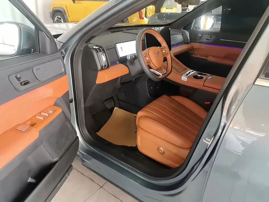 Jetour X70L 2025 2025 2.0T Automatic Flagship 7-Seater