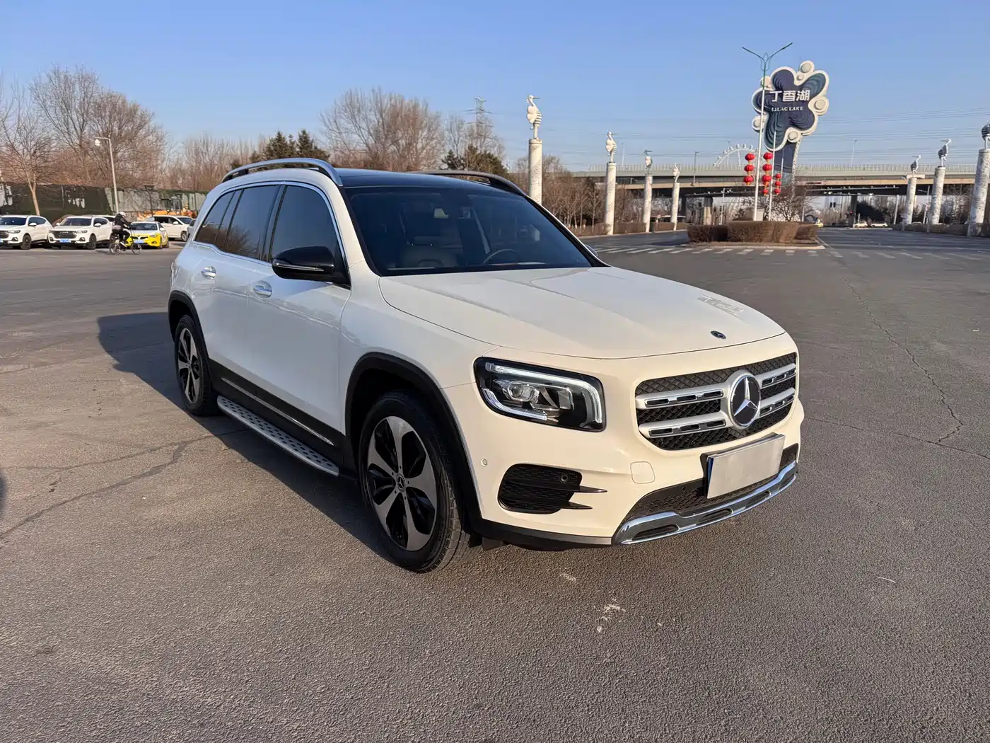 MERCEDES-BENZ GLB