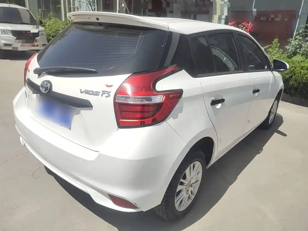 Toyota Vios FS 2017 1.3L Manual Pioneer Edition фото 7