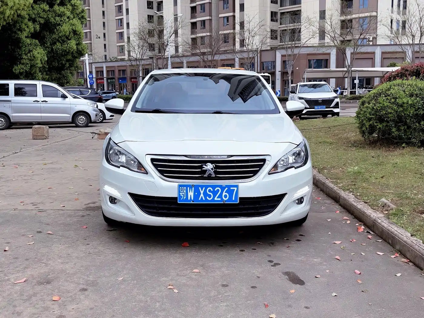 Peugeot 408 2014 1.8L Automatic Luxury Edition фото 2