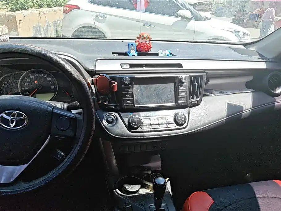 Toyota RAV4 Rongfang 2018 2.0L CVT 2WD Trend X Edition фото 13