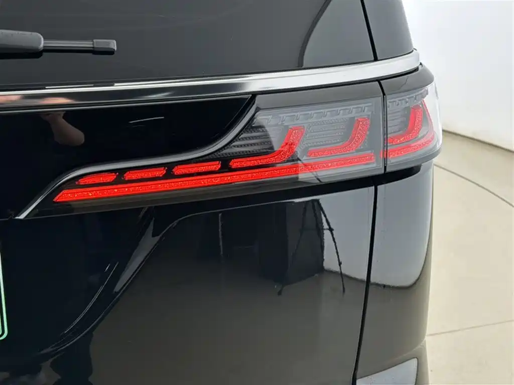 Voyah Auto Voyah Dreamer 2025 PHEV AWD Excellent Kunpeng Edition фото 13