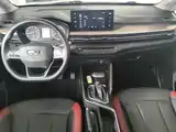 Фото 12 - Geely Vision X3