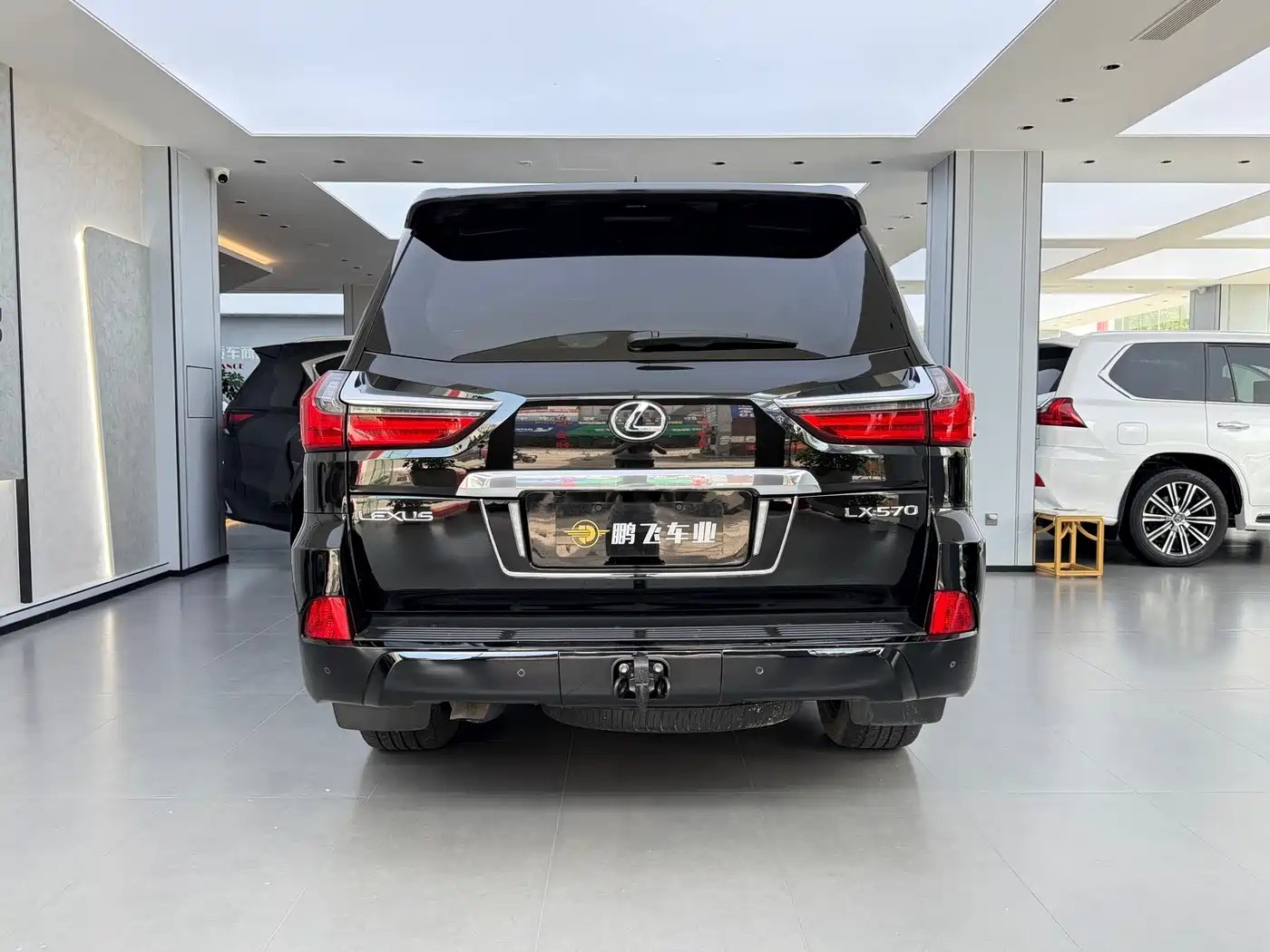 Lexus LX 2017 570 Prestige Luxury фото 3