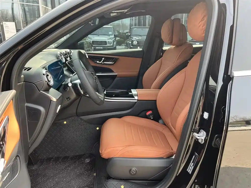 Mercedes-Benz GLC 2024 GLC 260 L 4MATIC Luxury 7-seater фото 5