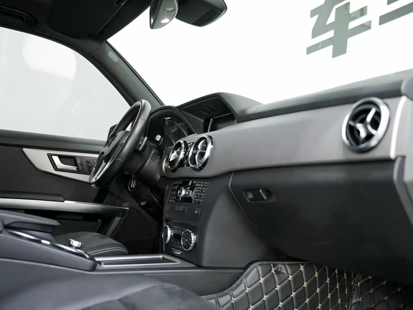 Mercedes-Benz GLK-Class 2015 GLK 300 4MATIC Fashion Ultimate Edition фото 12