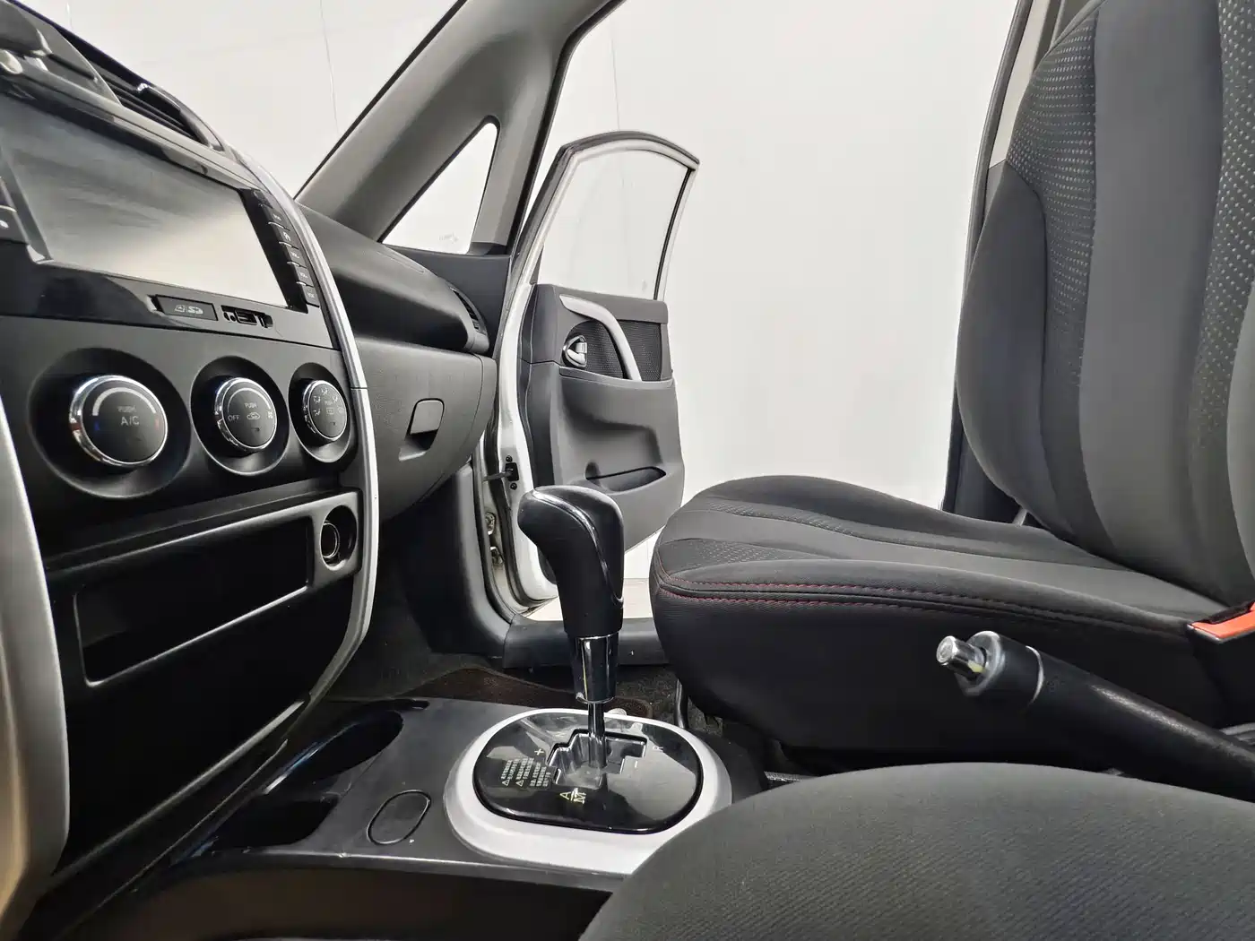 Changan CX20 2015 2014 1.4L IMT Sunroof Navigation Edition (China V)