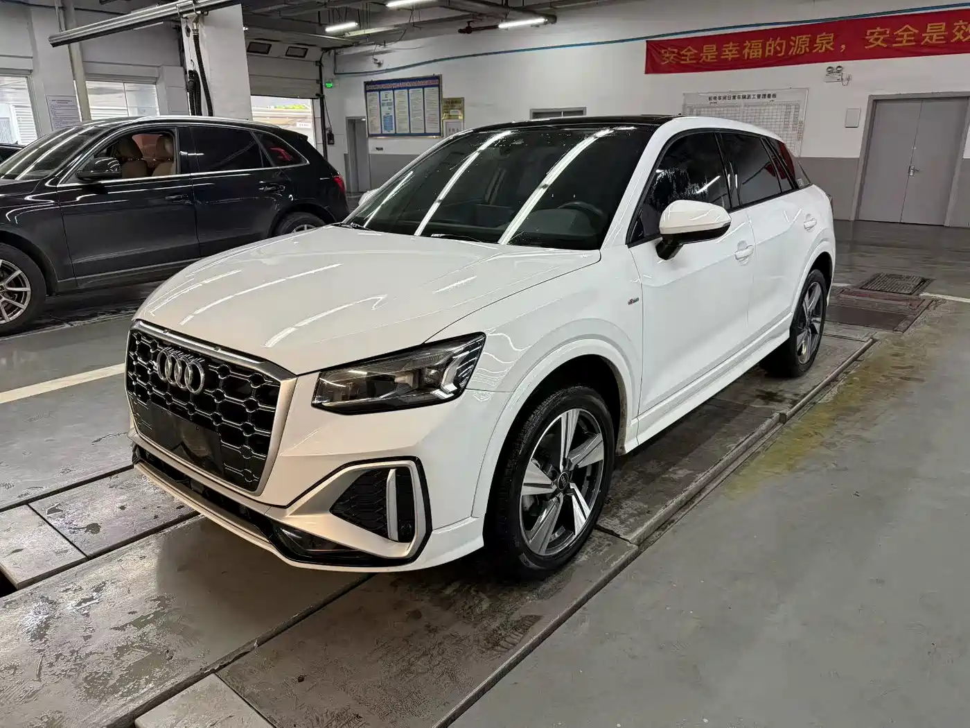 AUDI Q2L