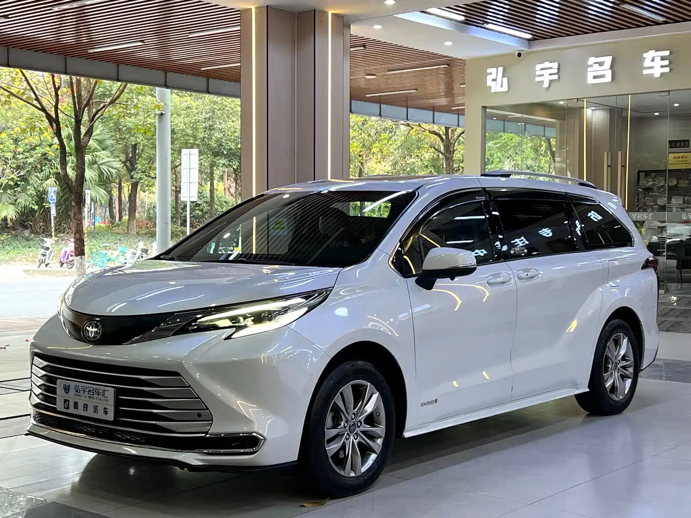 Toyota Sienna 2023 2.5L Hybrid Comfort Edition