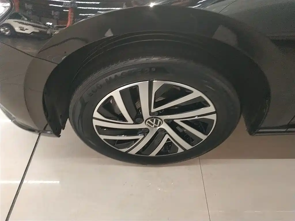 Volkswagen Lavida 2024 Model 300TSI DSG Full Comfort Edition фото 23