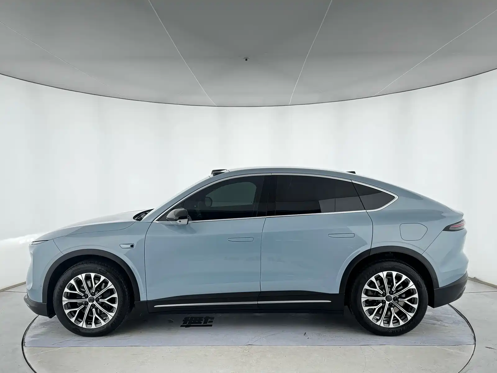 Фото 3 - NIO EC6