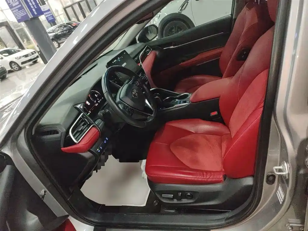 Toyota Camry 2021 Hybrid 2.5HS Fashion Edition фото 15