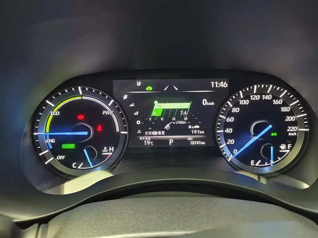Toyota Highlander 2022 Hybrid 2.5L 4WD Luxury 7-Seater фото 18