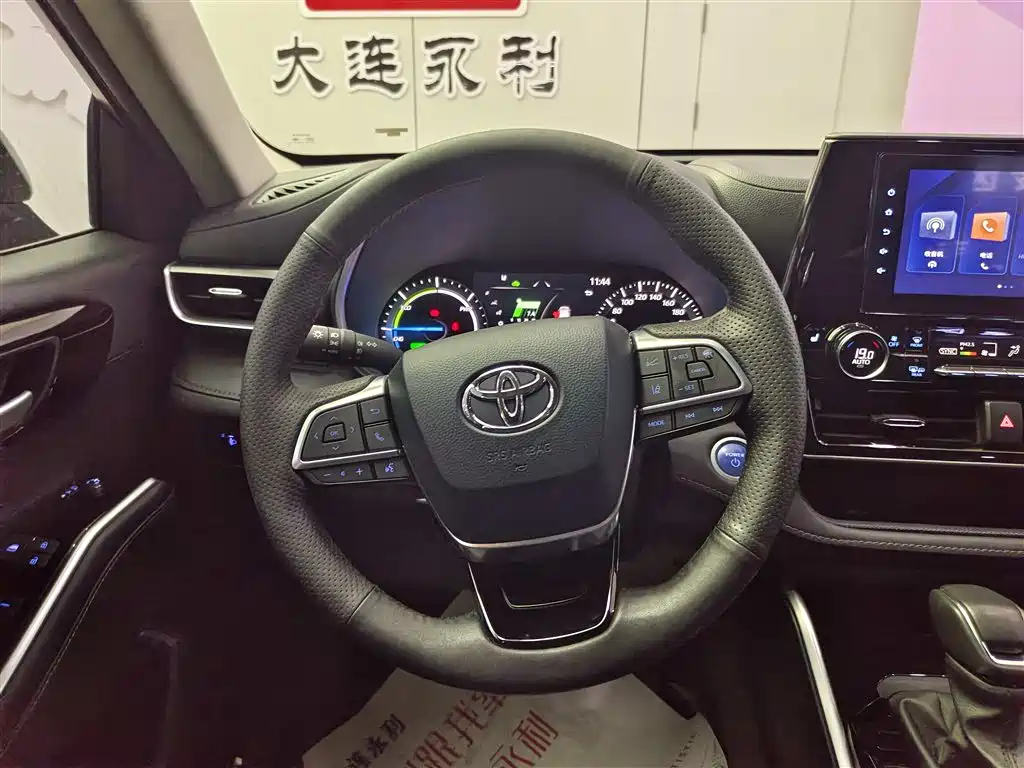 Toyota Highlander 2022 Hybrid 2.5L 4WD Luxury 7-Seater фото 14