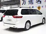 Photo 15 - Toyota Sienna