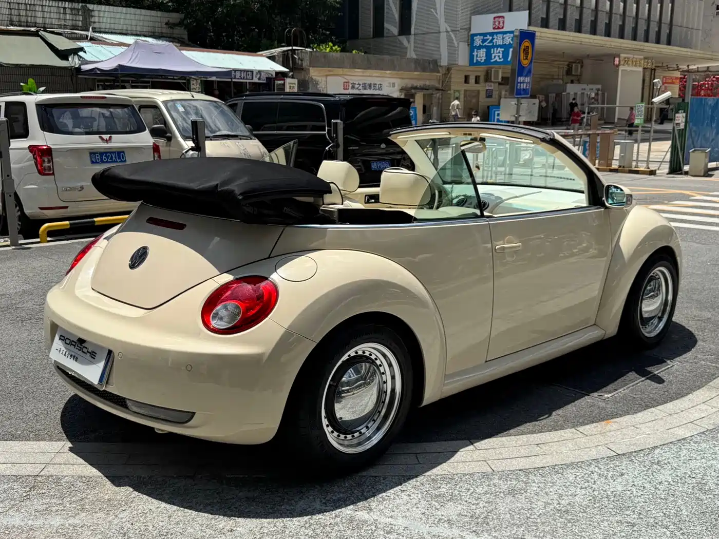 Volkswagen Beetle 2009 2.0 AT Top Convertible фото 6