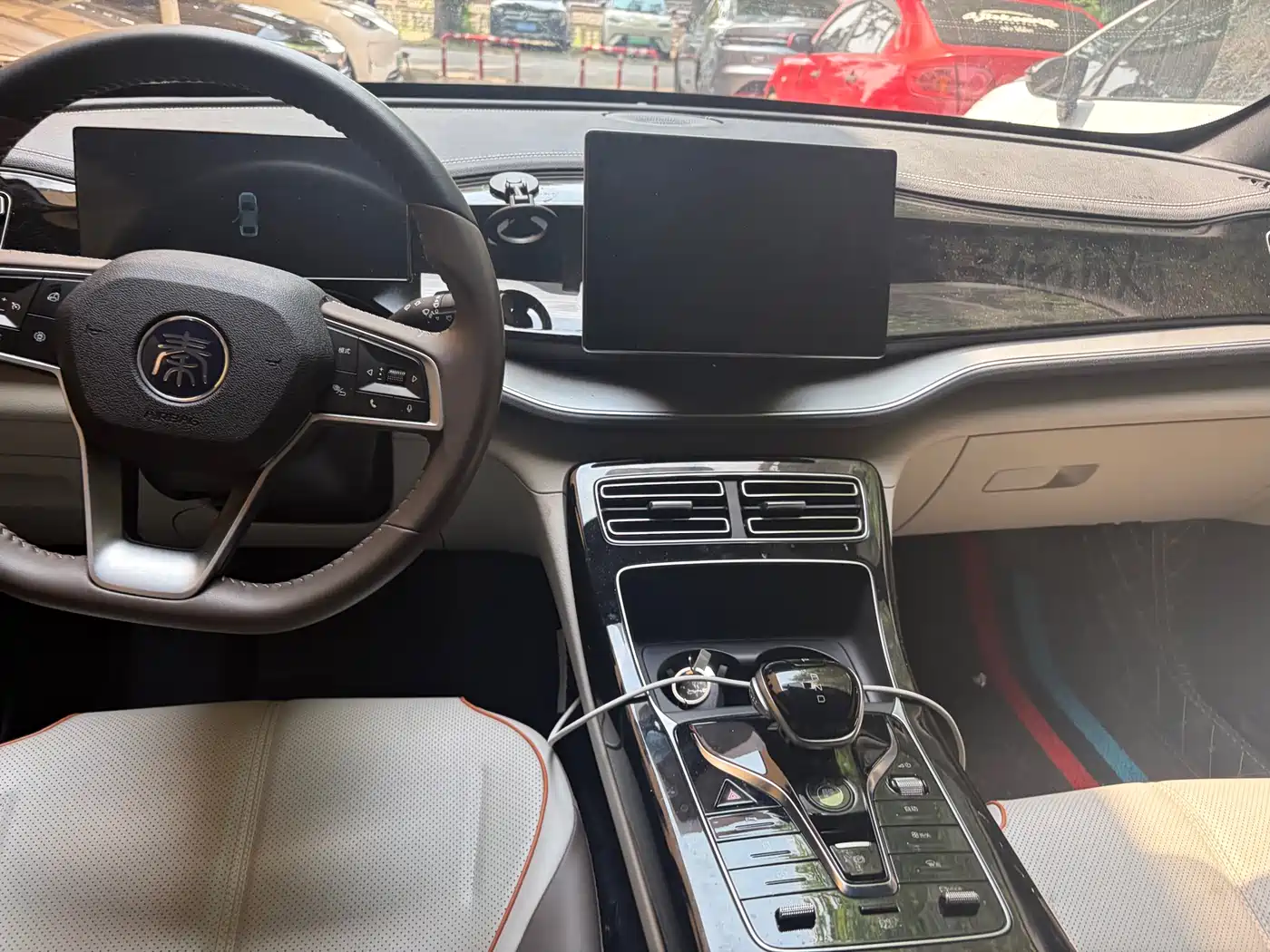 BYD Qin PLUS 2023 Champion Edition DM-i 120KM Leading Type фото 6
