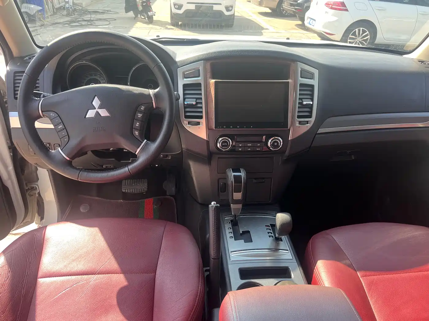 Mitsubishi Pajero (Import) 2016 3.0L Automatic Standard (China V) фото 6