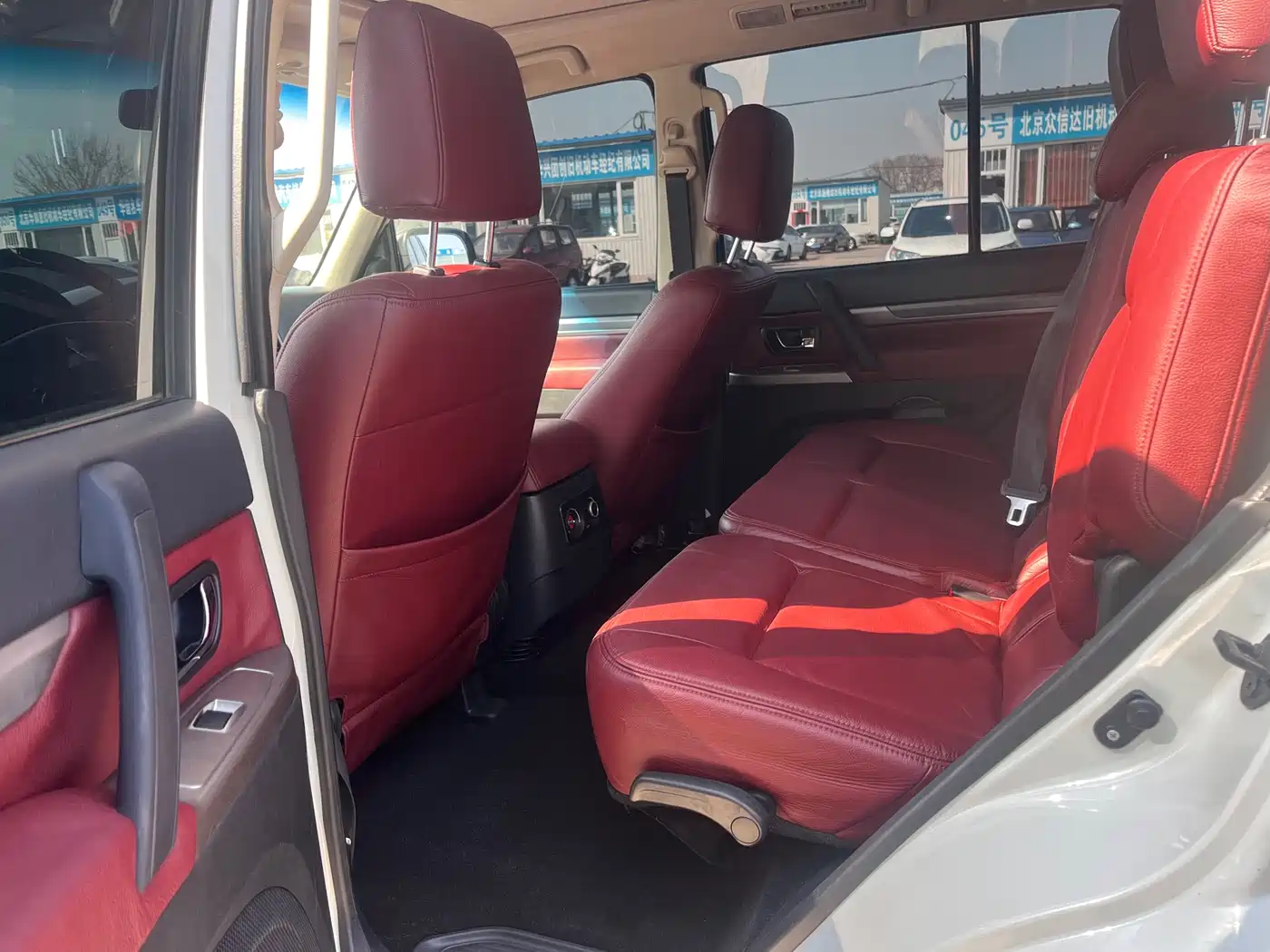 Mitsubishi Pajero (Import) 2016 3.0L Automatic Standard (China V) фото 8