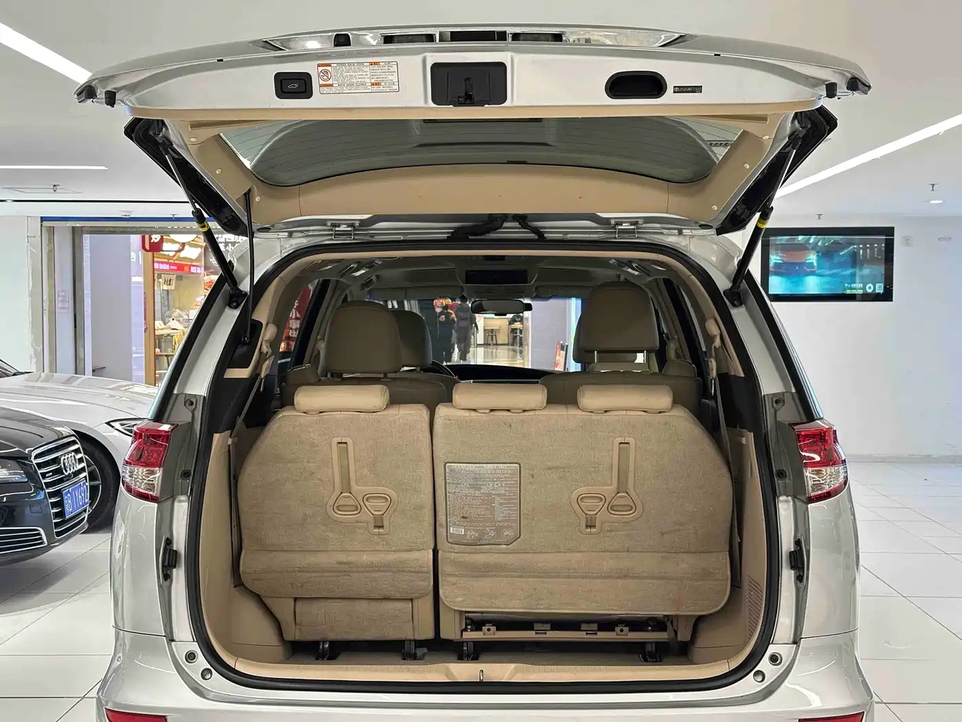 Toyota Previa 2012 2.4L 7-Seater Luxury Edition фото 8