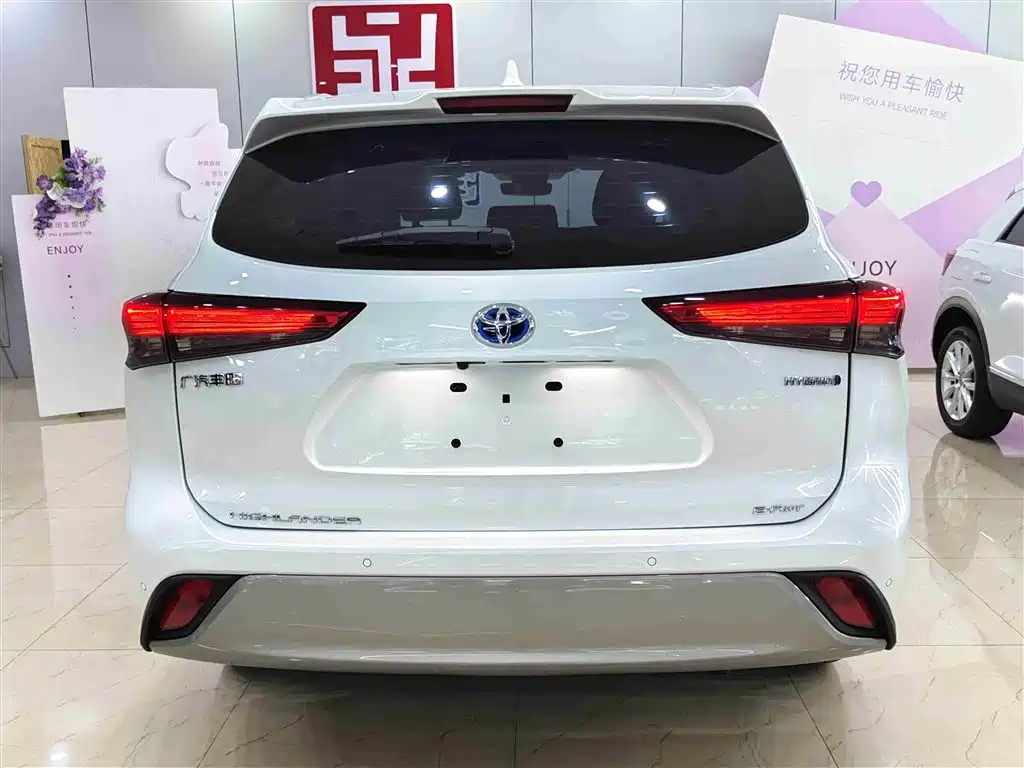 Toyota Highlander 2022 Hybrid 2.5L 4WD Luxury 7-Seater фото 5