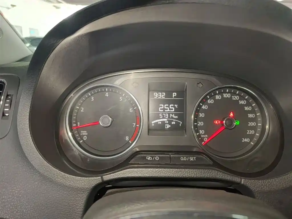 Volkswagen Polo 2016 1.6L Automatic Comfort фото 12