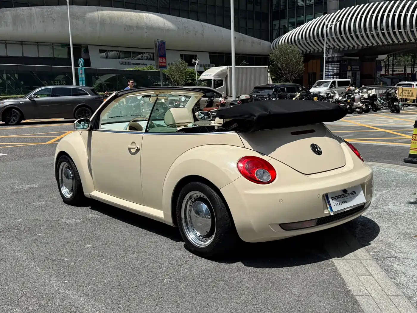 Volkswagen Beetle 2009 2.0 AT Top Convertible фото 5