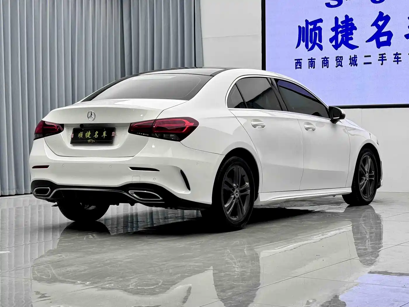 Mercedes-Benz A-Class 2019 A 180 L Sport Sedan фото 12
